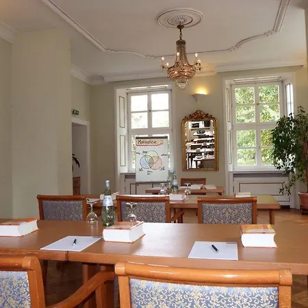 호텔 Park Schloss Rattey 노이브란덴부르크