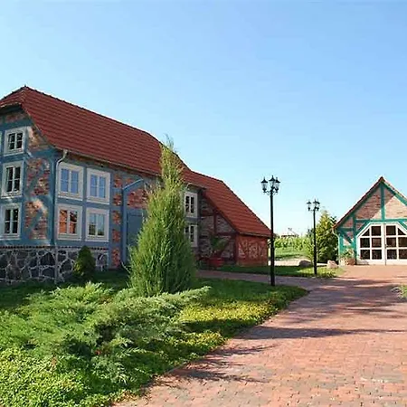 Park Schloss Rattey 노이브란덴부르크