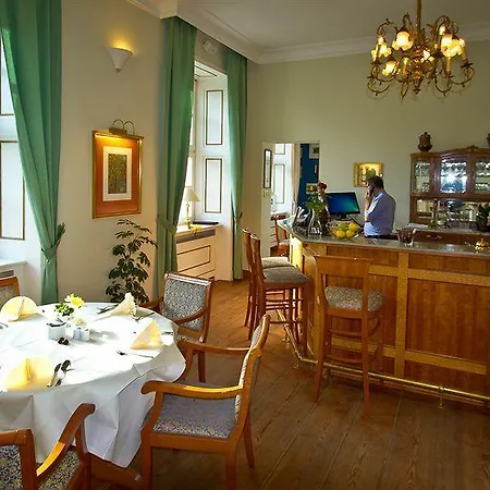 호텔 Park Schloss Rattey 노이브란덴부르크